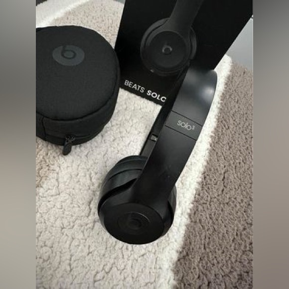 SELLING BEATS SOLO3 BLACK - Picture 2 of 3